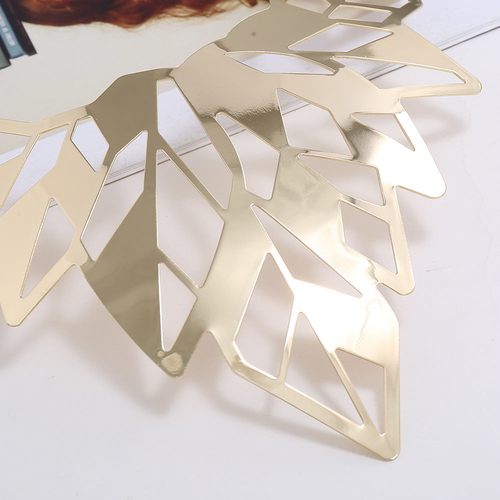 Wholesale Exaggerated hollow polished leaf metal necklace